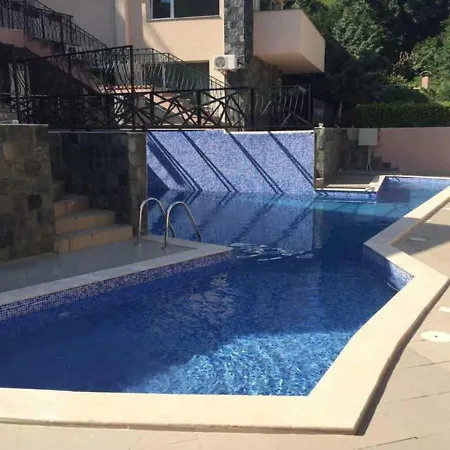 62a Doctor Luben Lazarov Street Apartment